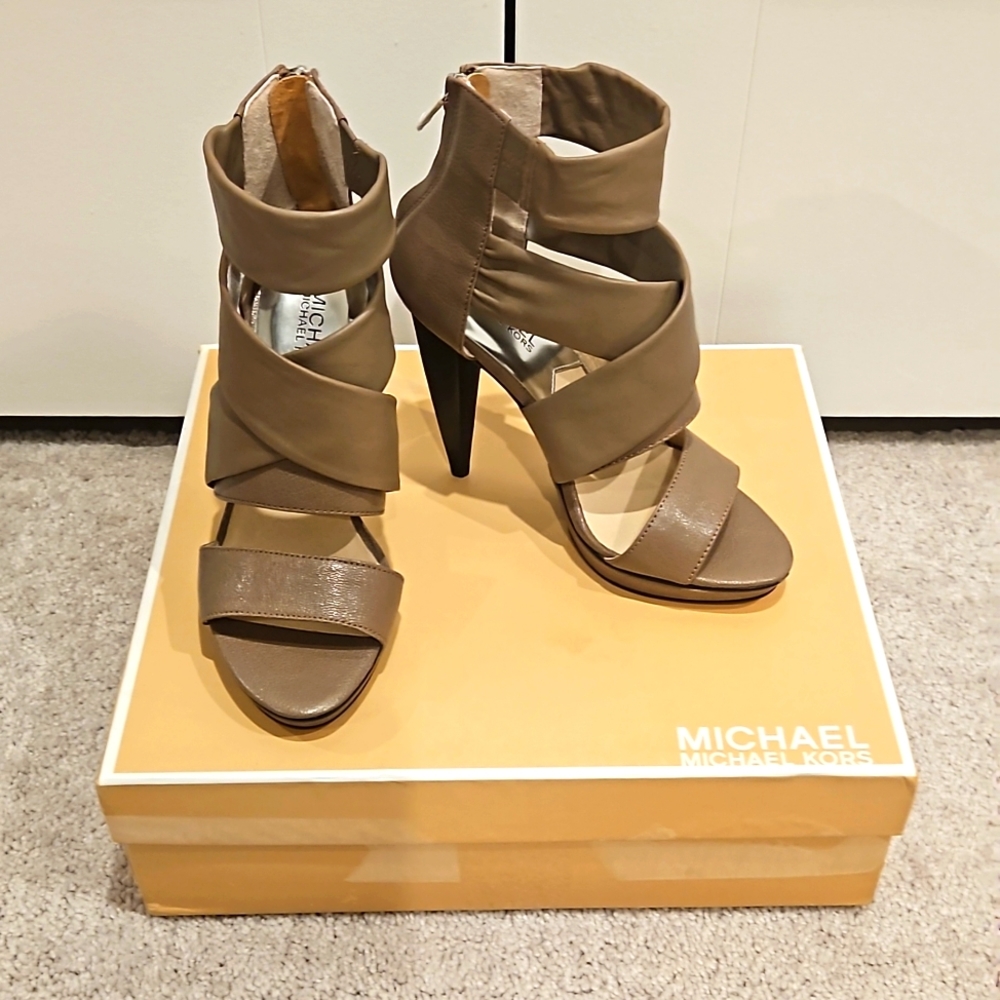 Jennings zip back sandal